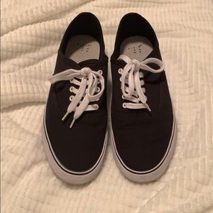 Cute cloth black tennis shoes